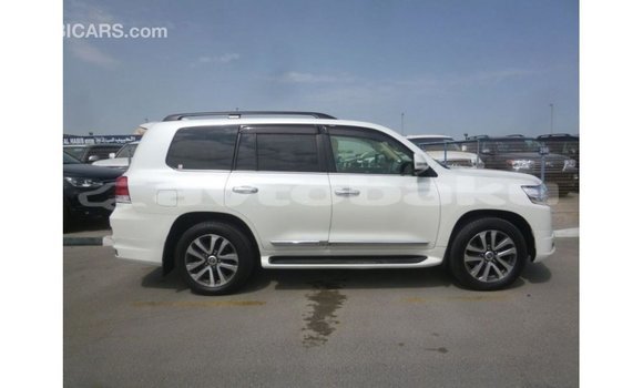 Buy Import Toyota Land Cruiser White Car in Import - Dubai in Abseron Buy Import Toyota Land Cruiser White Car in Import - Dubai in Abseron