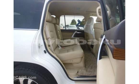 Buy Import Toyota Land Cruiser White Car in Import - Dubai in Abseron Buy Import Toyota Land Cruiser White Car in Import - Dubai in Abseron