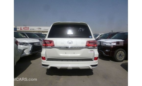 Buy Import Toyota Land Cruiser White Car in Import - Dubai in Abseron Buy Import Toyota Land Cruiser White Car in Import - Dubai in Abseron