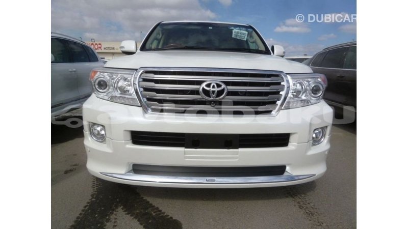 Big with watermark toyota land cruiser abseron import dubai 2243