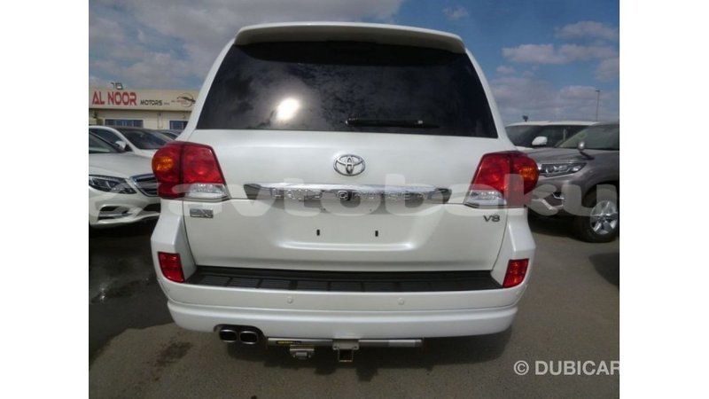 Big with watermark toyota land cruiser abseron import dubai 2243