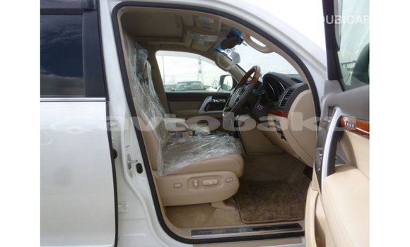 Buy Import Toyota Land Cruiser White Car in Import - Dubai in Abseron Buy Import Toyota Land Cruiser White Car in Import - Dubai in Abseron