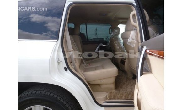 Buy Import Toyota Land Cruiser White Car in Import - Dubai in Abseron Buy Import Toyota Land Cruiser White Car in Import - Dubai in Abseron