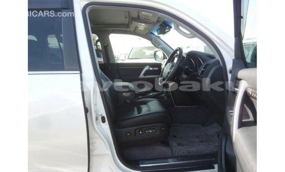 Buy Import Toyota Land Cruiser White Car in Import - Dubai in Abseron Buy Import Toyota Land Cruiser White Car in Import - Dubai in Abseron
