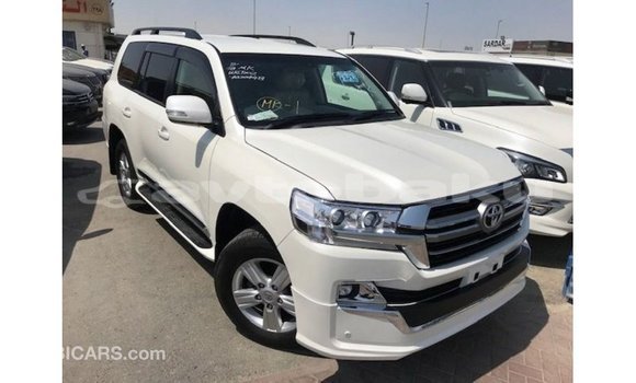 Buy Import Toyota Land Cruiser White Car in Import - Dubai in Abseron Buy Import Toyota Land Cruiser White Car in Import - Dubai in Abseron