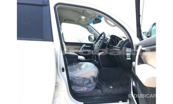 Buy Import Toyota Land Cruiser White Car in Import - Dubai in Abseron Buy Import Toyota Land Cruiser White Car in Import - Dubai in Abseron