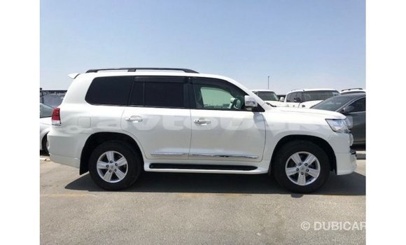 Buy Import Toyota Land Cruiser White Car in Import - Dubai in Abseron Buy Import Toyota Land Cruiser White Car in Import - Dubai in Abseron