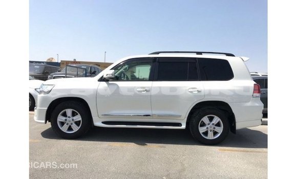 Buy Import Toyota Land Cruiser White Car in Import - Dubai in Abseron Buy Import Toyota Land Cruiser White Car in Import - Dubai in Abseron