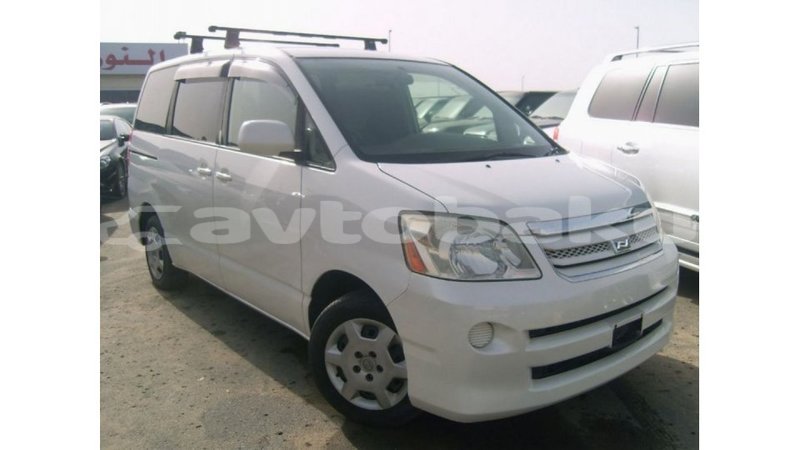 Big with watermark toyota noah abseron import dubai 2263