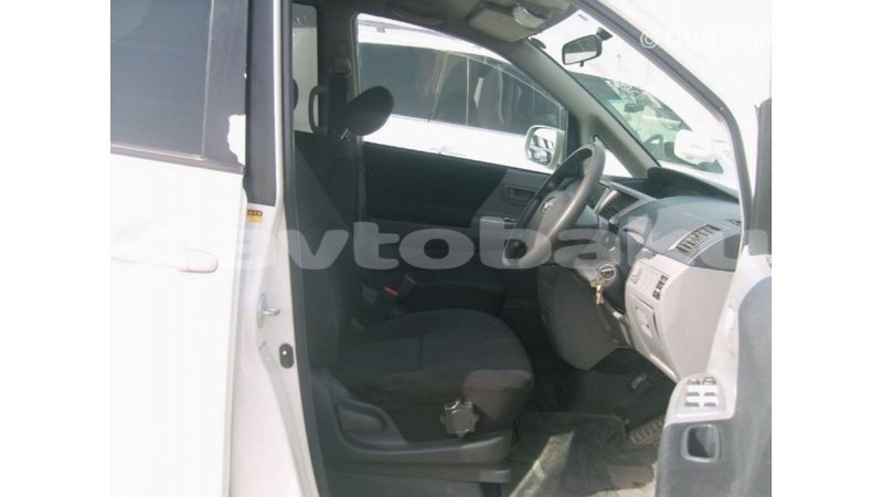 Big with watermark toyota noah abseron import dubai 2263