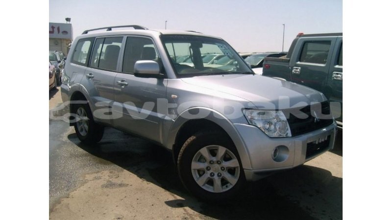 Big with watermark mitsubishi pajero abseron import dubai 2271