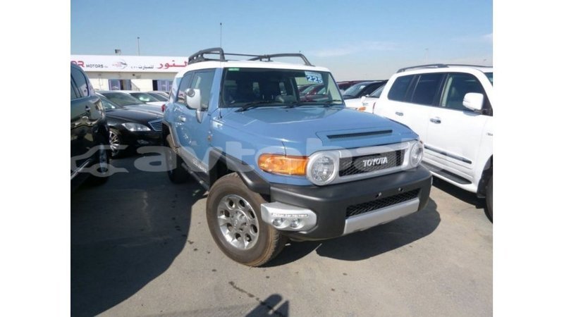 Big with watermark toyota fj cruiser abseron import dubai 2284