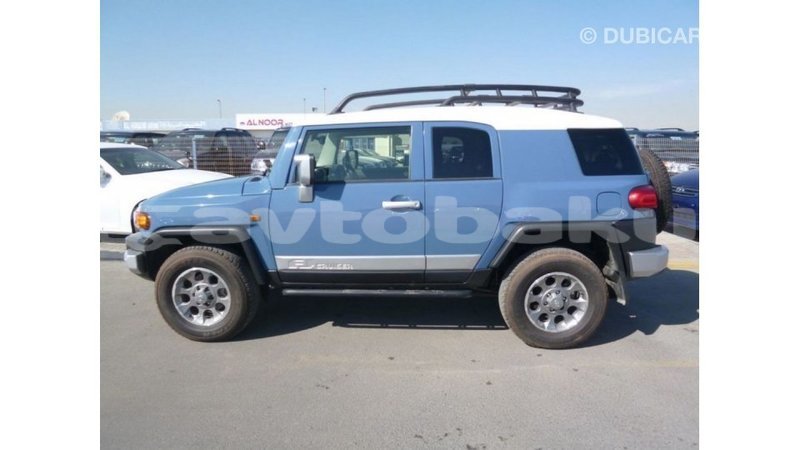 Big with watermark toyota fj cruiser abseron import dubai 2284