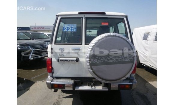 Buy Import Toyota Land Cruiser White Car in Import - Dubai in Abseron Buy Import Toyota Land Cruiser White Car in Import - Dubai in Abseron