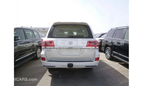 Buy Import Toyota Land Cruiser White Car in Import - Dubai in Abseron Buy Import Toyota Land Cruiser White Car in Import - Dubai in Abseron