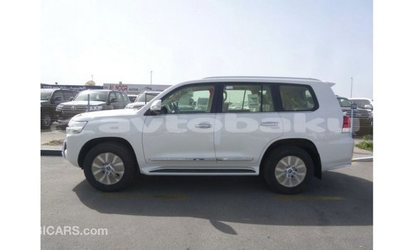 Buy Import Toyota Land Cruiser White Car in Import - Dubai in Abseron Buy Import Toyota Land Cruiser White Car in Import - Dubai in Abseron