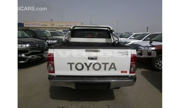 Buy Import Toyota Hilux White Car in Import - Dubai in Abseron Buy Import Toyota Hilux White Car in Import - Dubai in Abseron