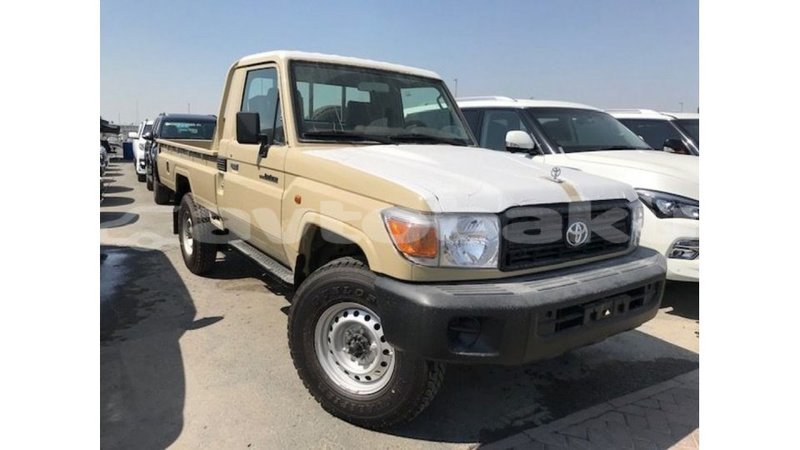 Big with watermark toyota land cruiser abseron import dubai 2321
