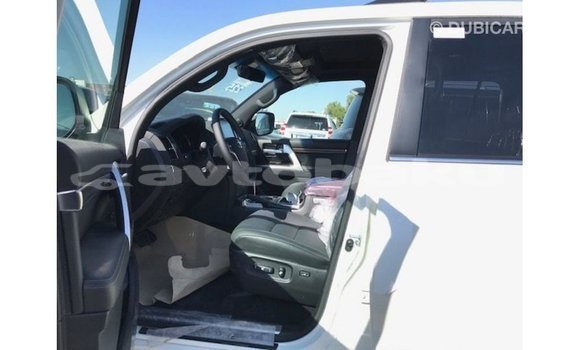 Buy Import Toyota Land Cruiser White Car in Import - Dubai in Abseron Buy Import Toyota Land Cruiser White Car in Import - Dubai in Abseron