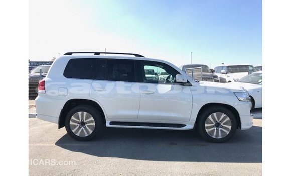Buy Import Toyota Land Cruiser White Car in Import - Dubai in Abseron Buy Import Toyota Land Cruiser White Car in Import - Dubai in Abseron