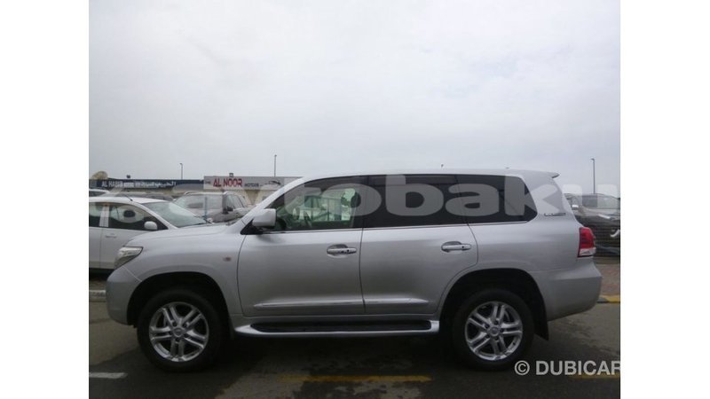 Big with watermark toyota land cruiser abseron import dubai 2334