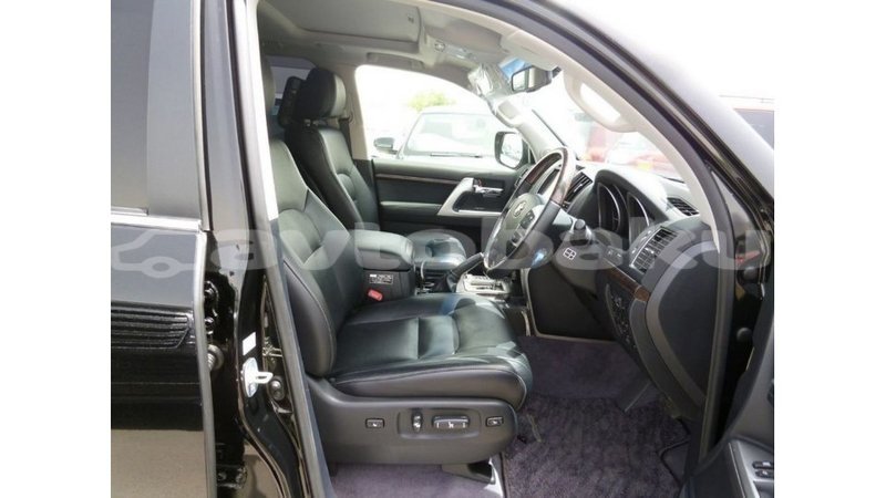 Big with watermark toyota land cruiser abseron import dubai 2336