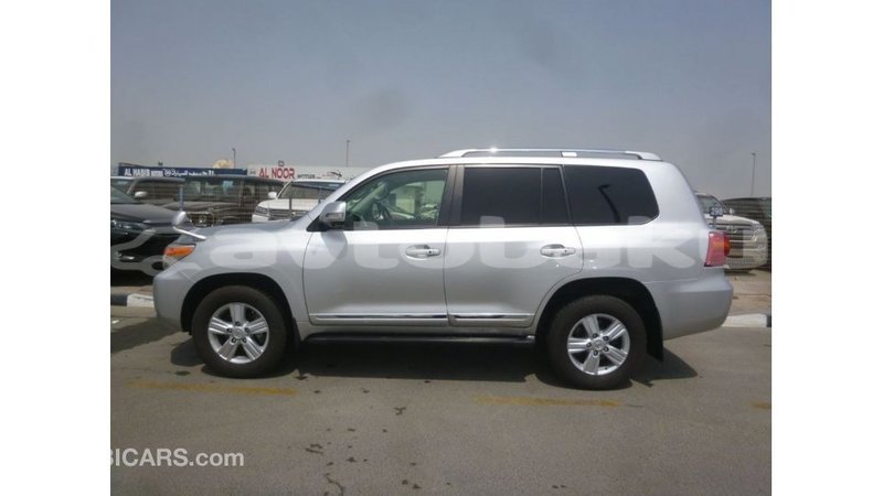 Big with watermark toyota land cruiser abseron import dubai 2340