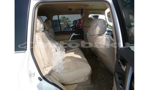 Buy Import Toyota Land Cruiser White Car in Import - Dubai in Abseron Buy Import Toyota Land Cruiser White Car in Import - Dubai in Abseron
