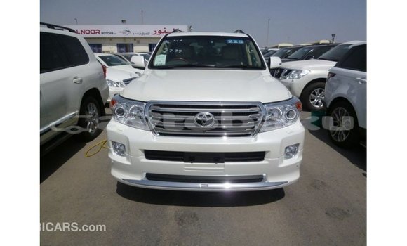 Buy Import Toyota Land Cruiser White Car in Import - Dubai in Abseron Buy Import Toyota Land Cruiser White Car in Import - Dubai in Abseron