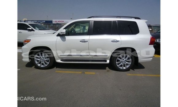 Buy Import Toyota Land Cruiser White Car in Import - Dubai in Abseron Buy Import Toyota Land Cruiser White Car in Import - Dubai in Abseron
