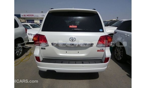 Buy Import Toyota Land Cruiser White Car in Import - Dubai in Abseron Buy Import Toyota Land Cruiser White Car in Import - Dubai in Abseron