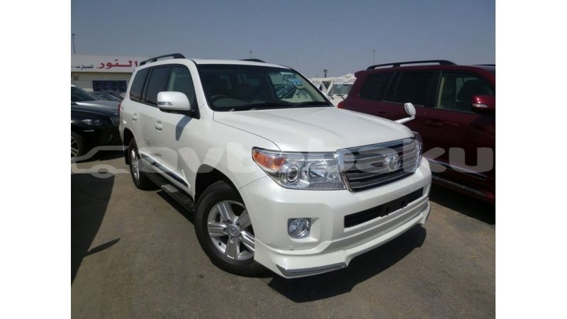 Big with watermark toyota land cruiser abseron import dubai 2347
