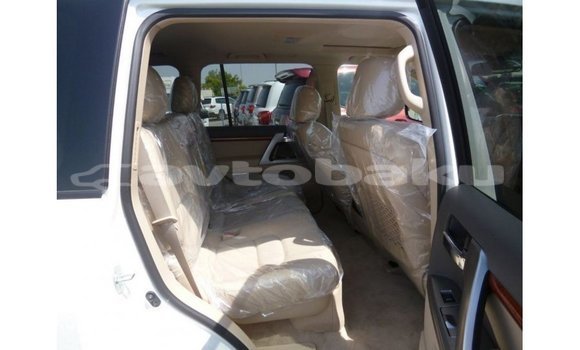 Buy Import Toyota Land Cruiser White Car in Import - Dubai in Abseron Buy Import Toyota Land Cruiser White Car in Import - Dubai in Abseron