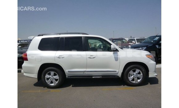 Buy Import Toyota Land Cruiser White Car in Import - Dubai in Abseron Buy Import Toyota Land Cruiser White Car in Import - Dubai in Abseron