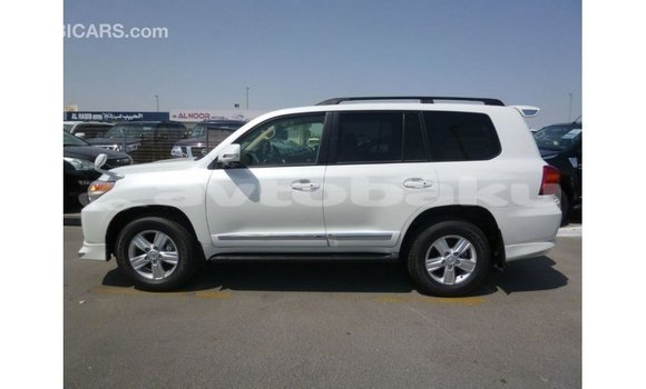 Buy Import Toyota Land Cruiser White Car in Import - Dubai in Abseron Buy Import Toyota Land Cruiser White Car in Import - Dubai in Abseron
