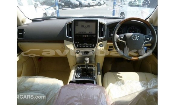 Buy Import Toyota Land Cruiser White Car in Import - Dubai in Abseron Buy Import Toyota Land Cruiser White Car in Import - Dubai in Abseron