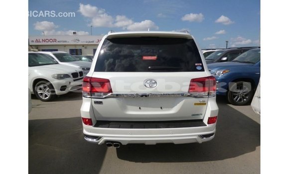 Buy Import Toyota Land Cruiser White Car in Import - Dubai in Abseron Buy Import Toyota Land Cruiser White Car in Import - Dubai in Abseron