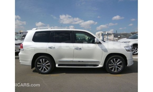 Buy Import Toyota Land Cruiser White Car in Import - Dubai in Abseron Buy Import Toyota Land Cruiser White Car in Import - Dubai in Abseron