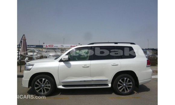 Buy Import Toyota Land Cruiser White Car in Import - Dubai in Abseron Buy Import Toyota Land Cruiser White Car in Import - Dubai in Abseron
