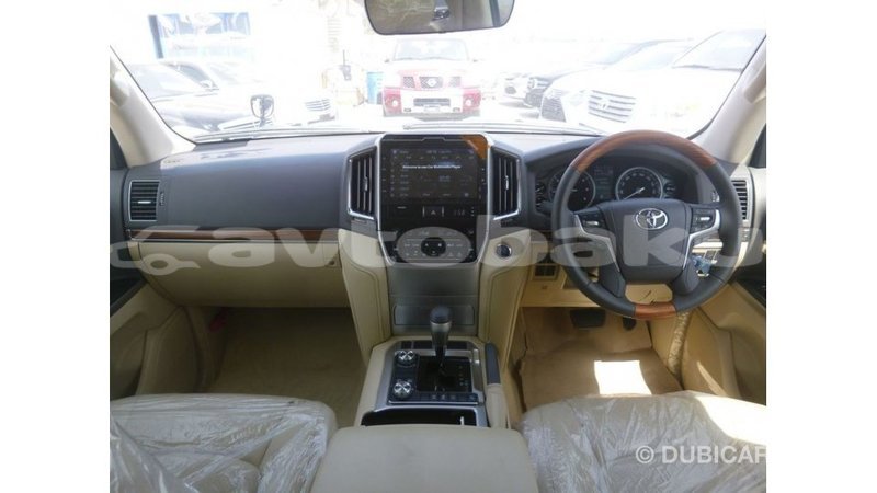 Big with watermark toyota land cruiser abseron import dubai 2354