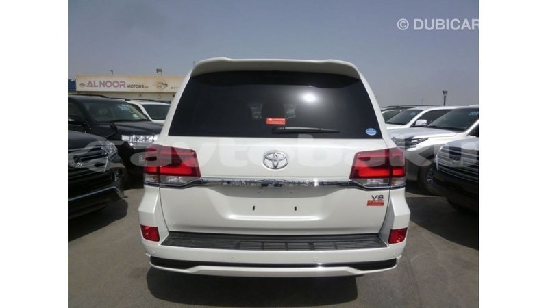Big with watermark toyota land cruiser abseron import dubai 2357
