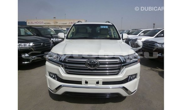 Buy Import Toyota Land Cruiser White Car in Import - Dubai in Abseron Buy Import Toyota Land Cruiser White Car in Import - Dubai in Abseron