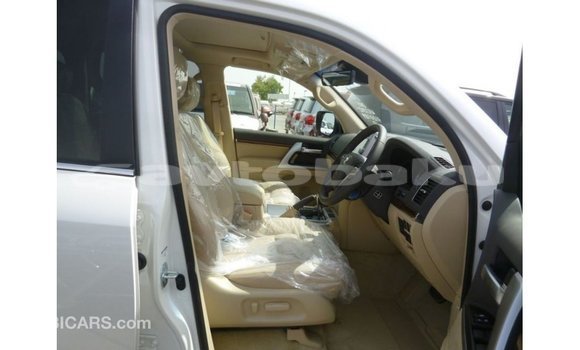 Buy Import Toyota Land Cruiser White Car in Import - Dubai in Abseron Buy Import Toyota Land Cruiser White Car in Import - Dubai in Abseron