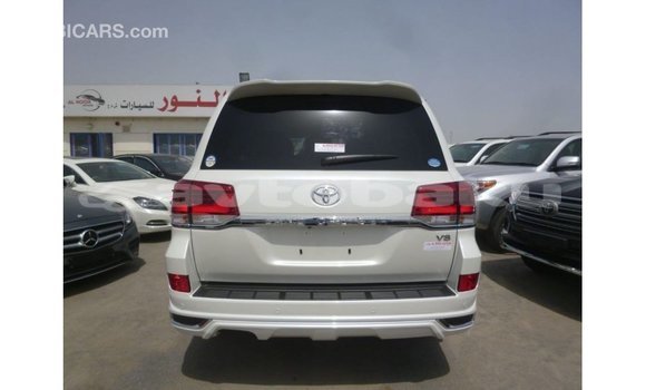 Buy Import Toyota Land Cruiser White Car in Import - Dubai in Abseron Buy Import Toyota Land Cruiser White Car in Import - Dubai in Abseron