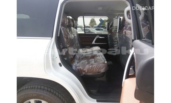 Buy Import Toyota Land Cruiser White Car in Import - Dubai in Abseron Buy Import Toyota Land Cruiser White Car in Import - Dubai in Abseron