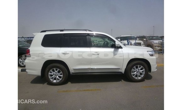 Buy Import Toyota Land Cruiser White Car in Import - Dubai in Abseron Buy Import Toyota Land Cruiser White Car in Import - Dubai in Abseron