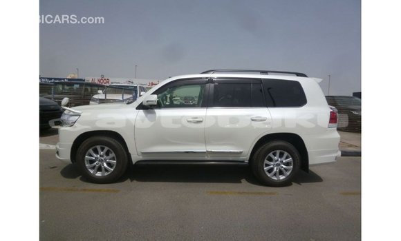 Buy Import Toyota Land Cruiser White Car in Import - Dubai in Abseron Buy Import Toyota Land Cruiser White Car in Import - Dubai in Abseron