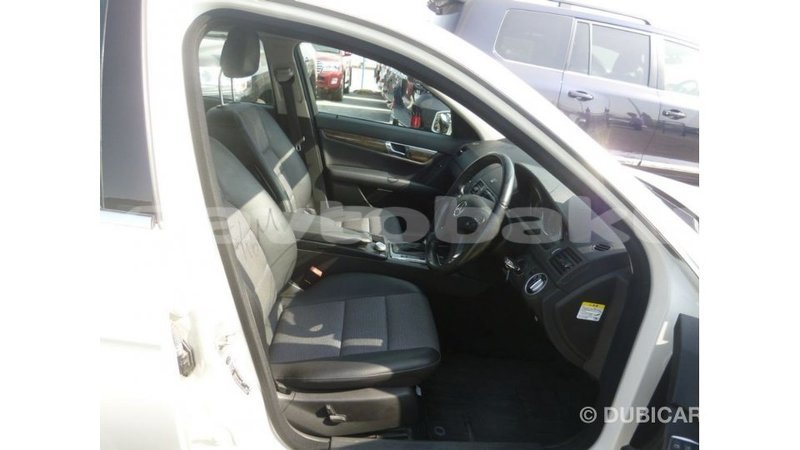 Big with watermark mercedes benz 200 abseron import dubai 2364