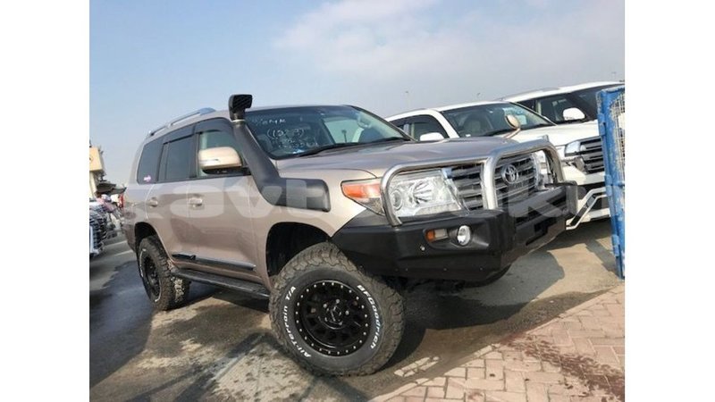 Big with watermark toyota land cruiser abseron import dubai 2367