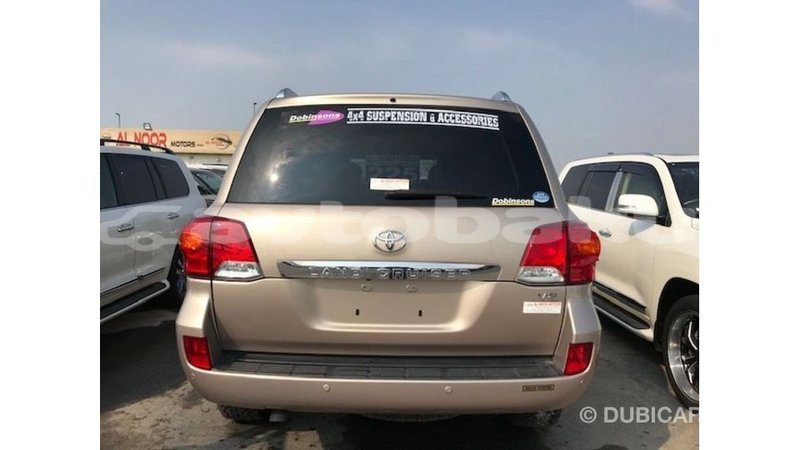 Big with watermark toyota land cruiser abseron import dubai 2367